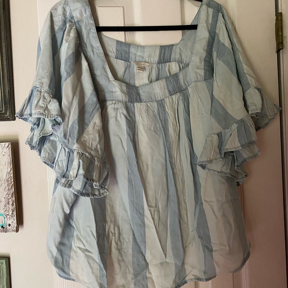 Blue/white 3x blouse with bell sleeves
